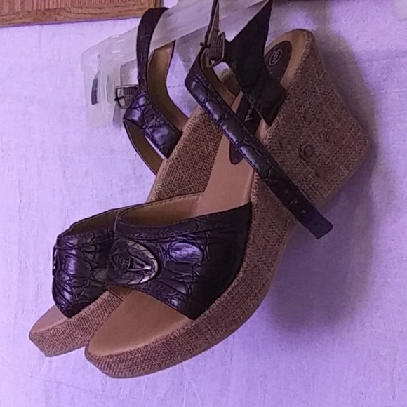 Shoes - Picture 3 of 6